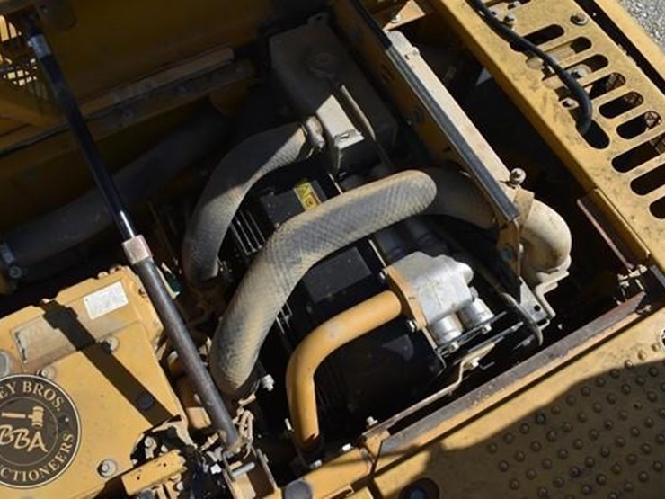 2011-caterpillar-312d-image-37