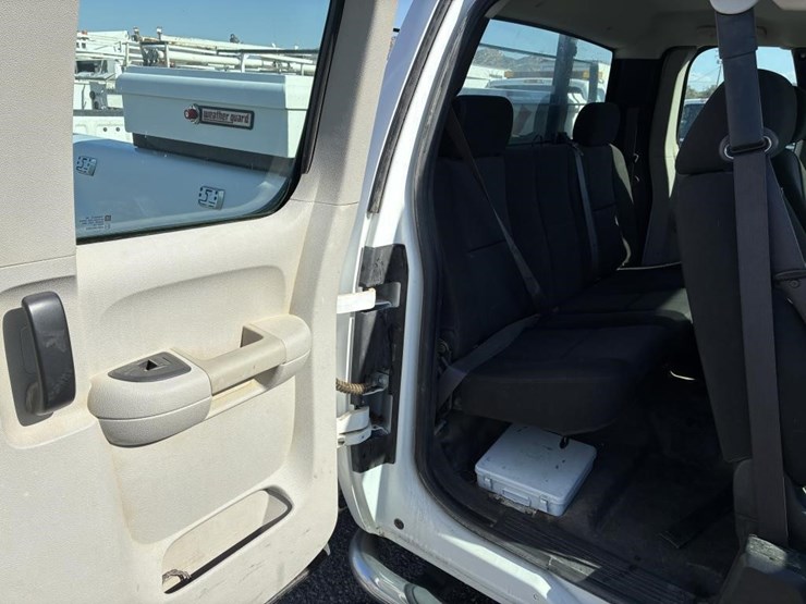 2012-gmc-2500-image-10