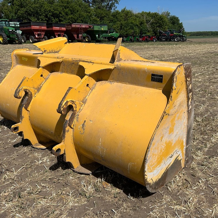 JOHN DEERE 2