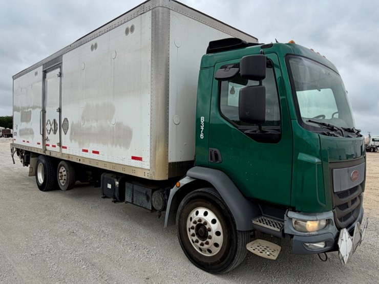 2016-peterbilt-220-image-3