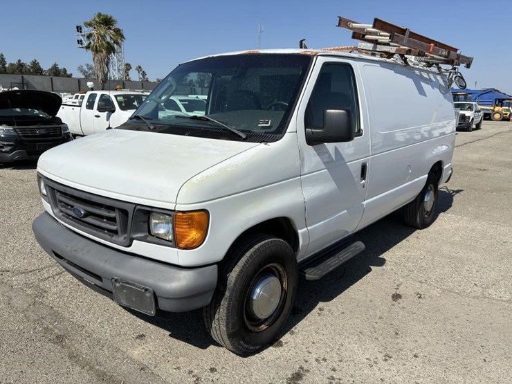 2006-ford-e350-image-1