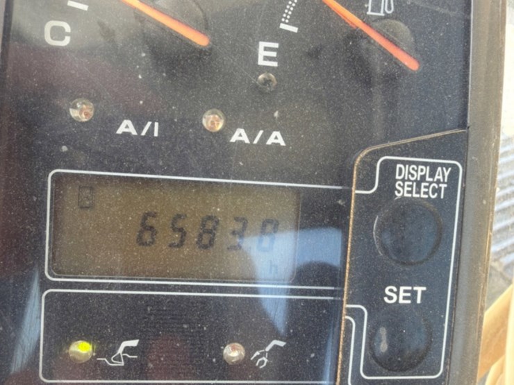 2005-deere-270c-lc-image-2