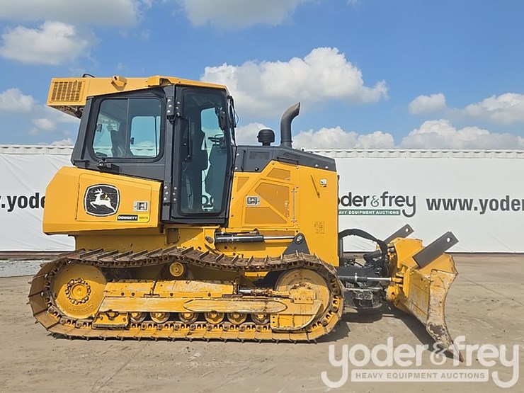 2023-deere-650k-lgp-image-6