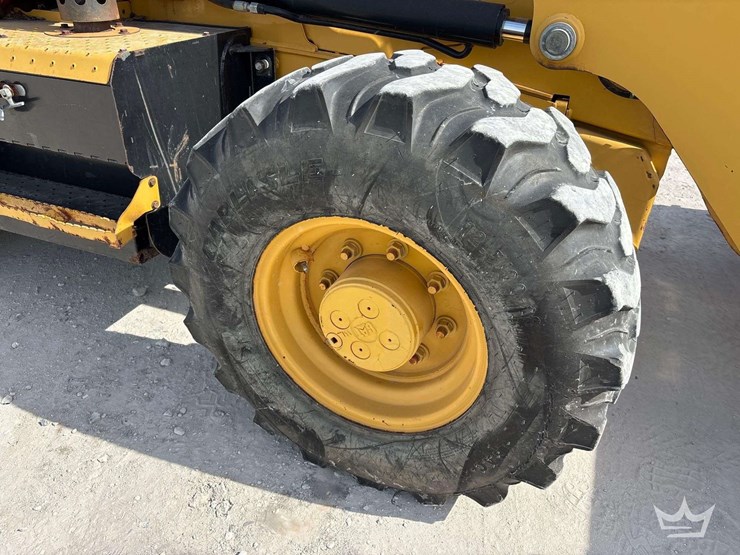 2015-caterpillar-416f-image-49