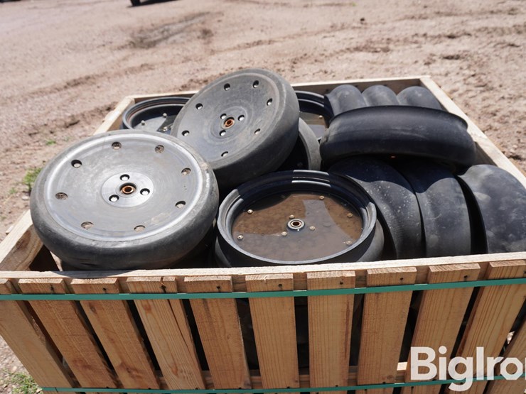 case-ih-gauge-wheels-image-6