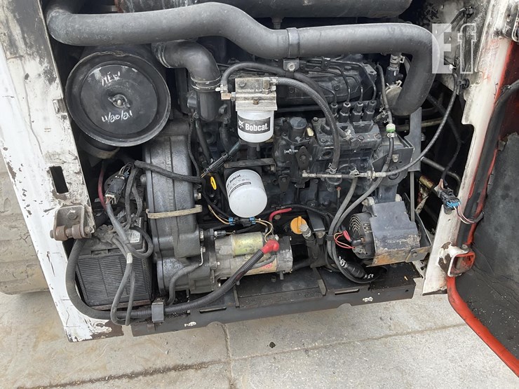2008-bobcat-t320-image-18