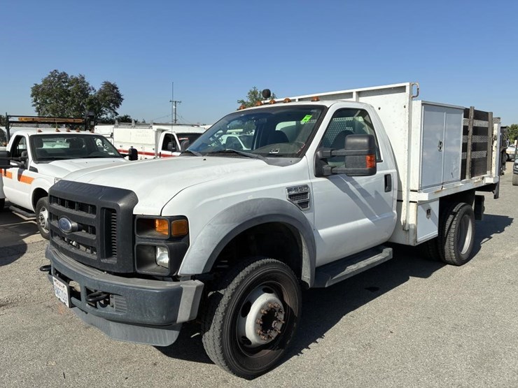 2009-ford-f550-image-1
