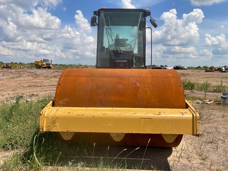 2010-caterpillar-cs56-image-2