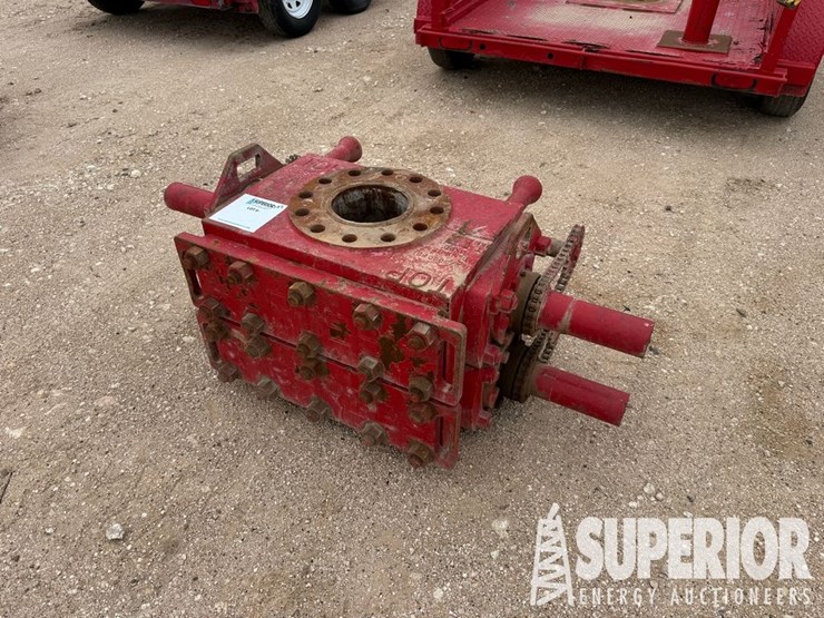 (1-27)-7-1/16"-2000/3000#-dbl-manual-bop-image-1