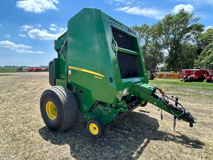 john-deere-560m-image-8