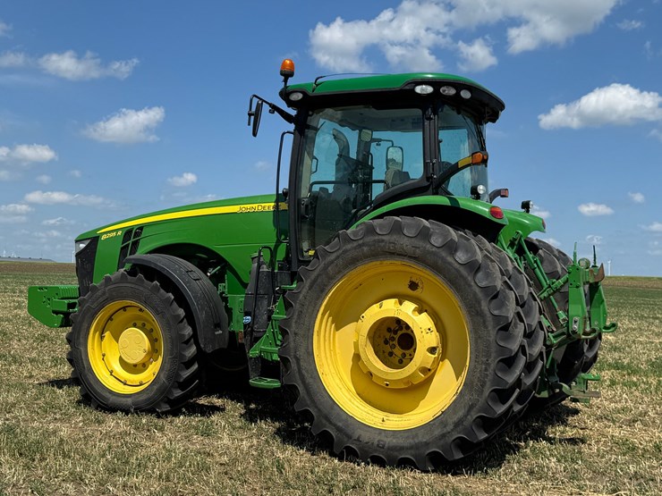 2019-john-deere-8295r-image-3
