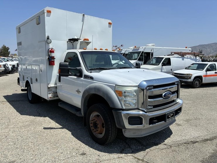2011-ford-f550-image-2