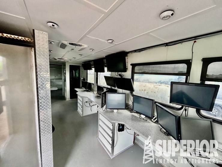 (x)-(9-41)-2012-turnkey-8'w-x-44'l-command-center,...-image-5