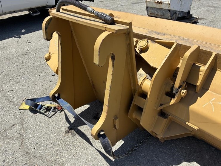 caterpillar-914g-image-8
