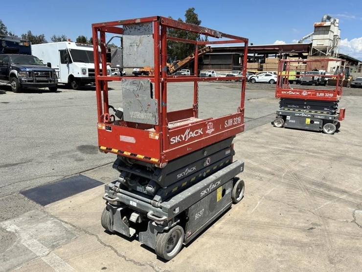 2004-skyjack-sjiii3219-image-1