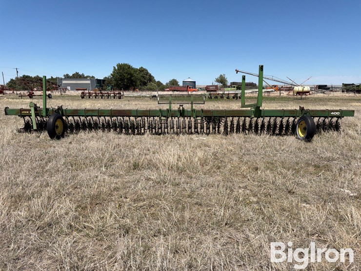 john-deere-400-image-2
