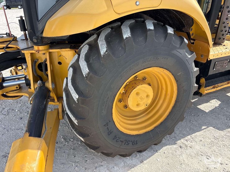 2015-caterpillar-416f-image-50