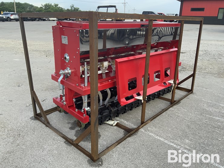 2026-massey-ferguson-730-image-7