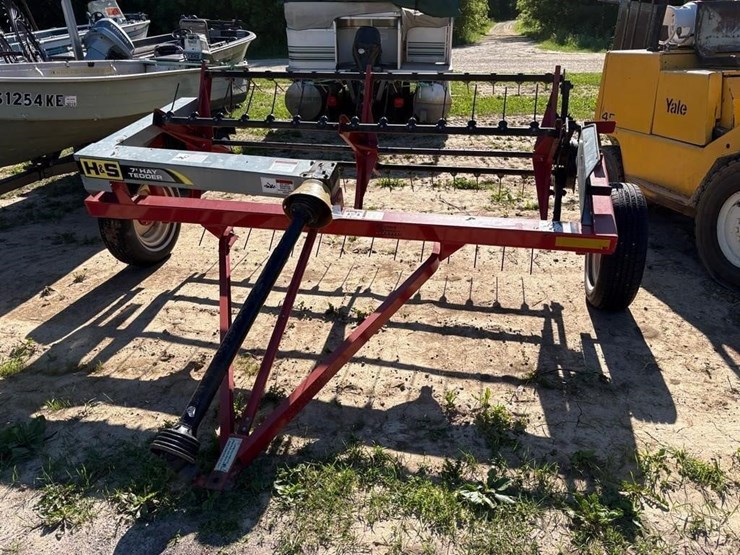 h&s-7'-hay-tedder-image-2