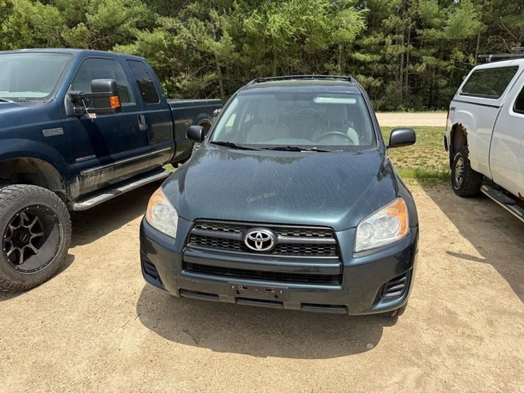 2009-toyota-rav4-image-2