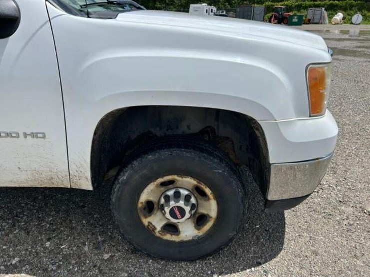 2010-gmc-2500hd-image-31