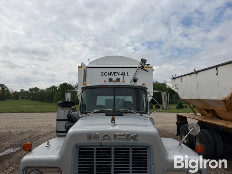 1987-mack-r690st-image-13