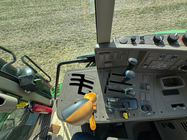 2018-john-deere-6155m-image-28
