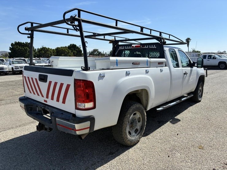 2012-gmc-sierra-2500-image-3