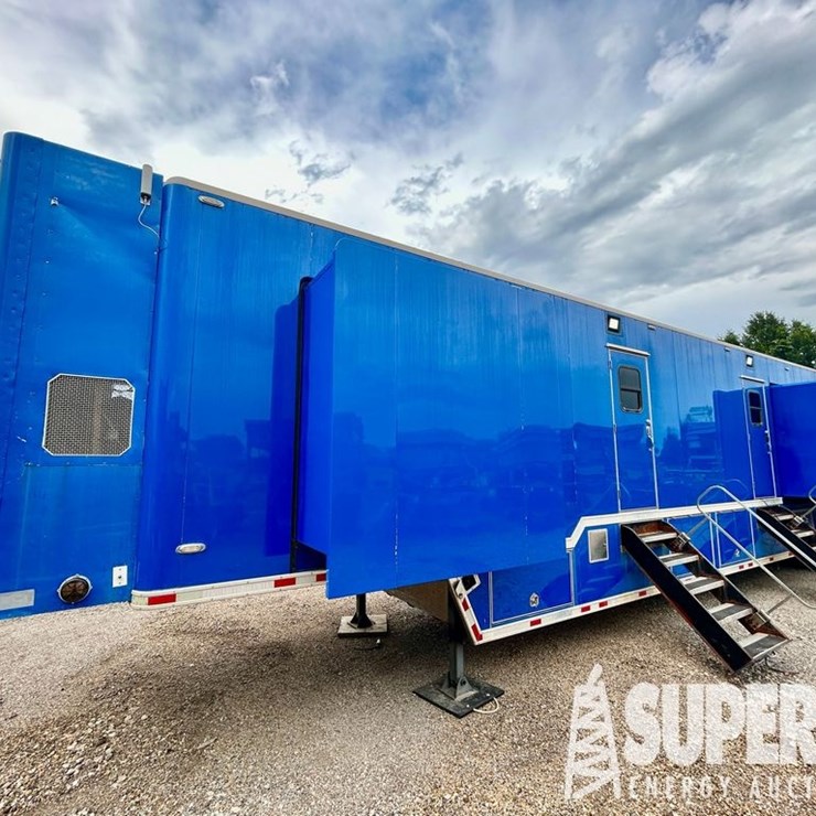 (x) (9-43) 2015 COMPETITION 7'6"W x 54'L Command C...