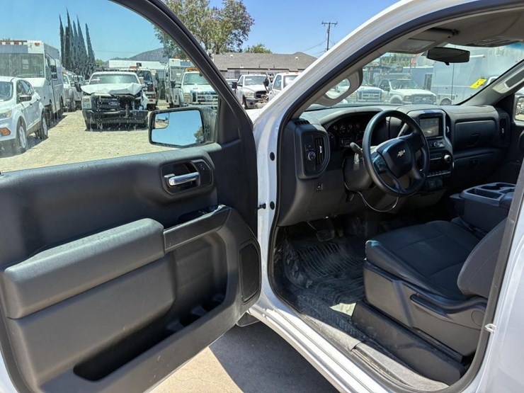 2019-chevrolet-silverado-1500-image-13