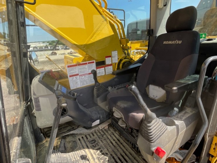 2022-komatsu-pc490-lc-11-image-23