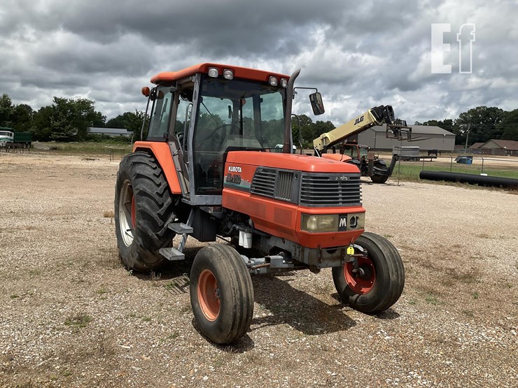 kubota-m110-image-1