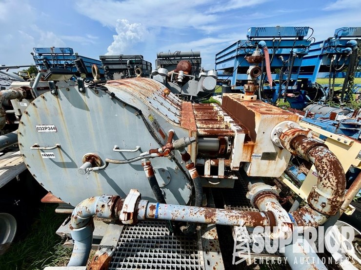 2017-caterpillar-375-image-4
