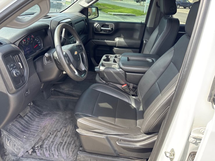 #3627-•-2021-chevrolet-silverado-pickup-truck-image-8