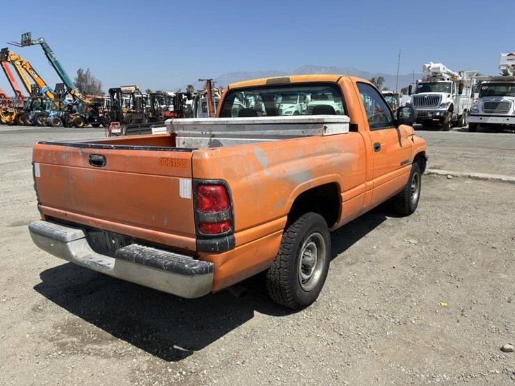 1999-dodge-ram-1500-image-3