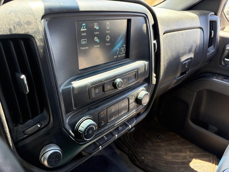 2018-chevrolet-silverado-1500-image-17