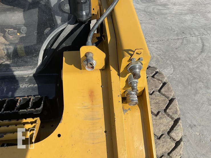 2022-caterpillar-272d3-image-11