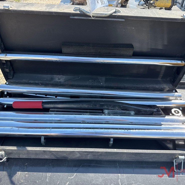 GUNDLACH POWER CARPET STRETCHER