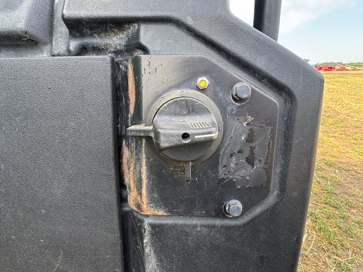 2023-john-deere-7r-210-image-49
