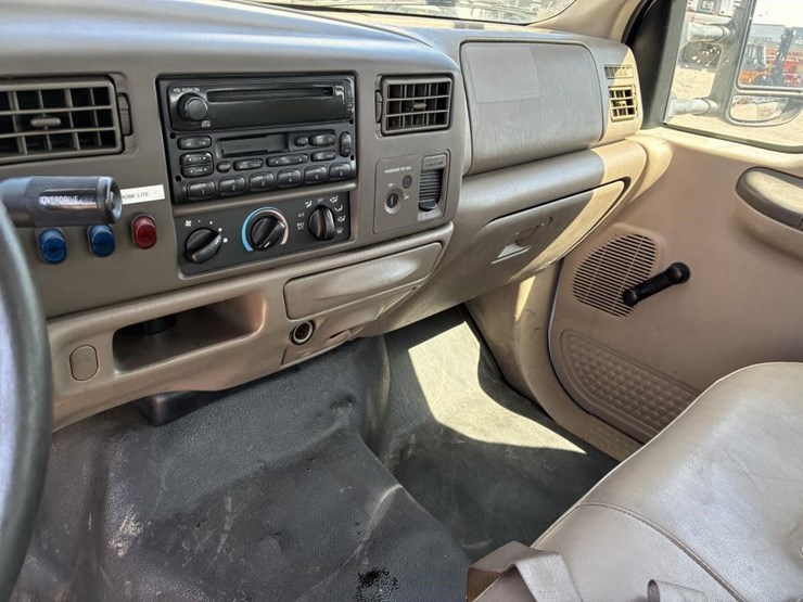 2004-ford-f350-image-19