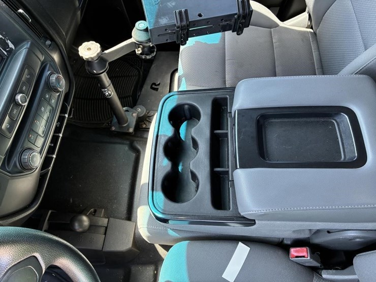 2019-chevrolet-silverado-1500-image-19