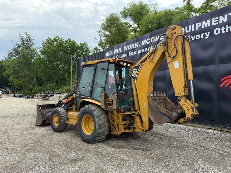 caterpillar-420d-image-2