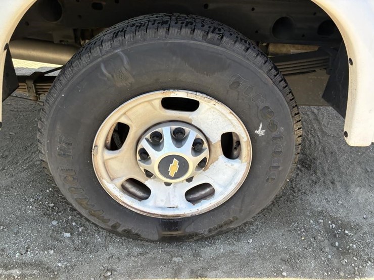 2011-chevrolet-silverado-2500-image-5