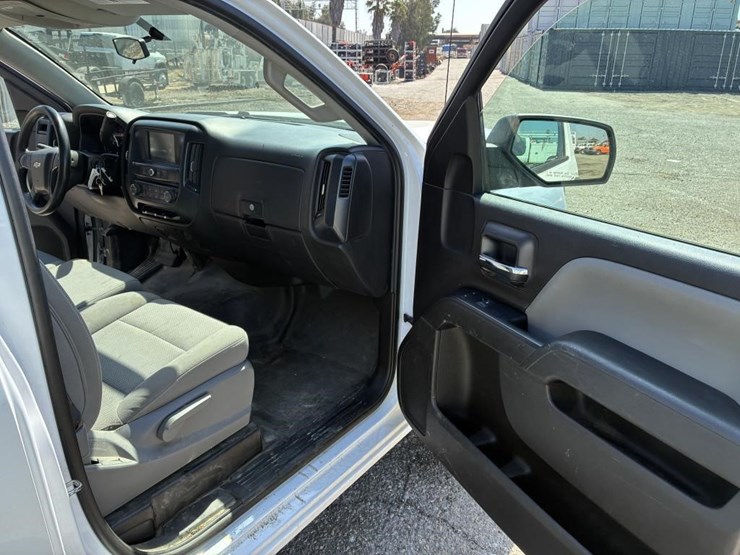 2018-chevrolet-silverado-1500-image-11