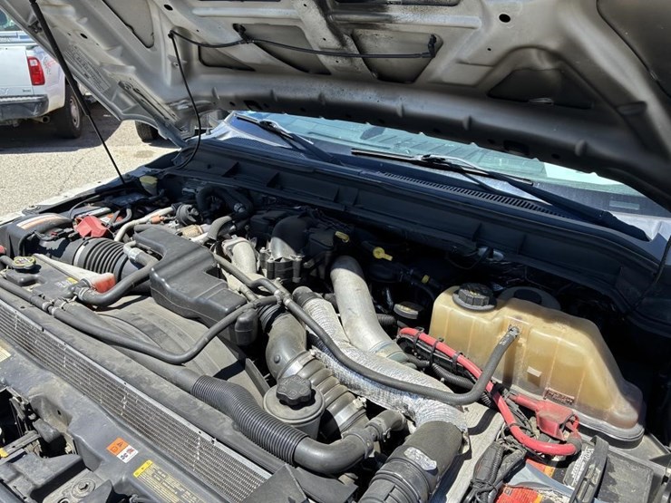 2011-ford-f550-image-8
