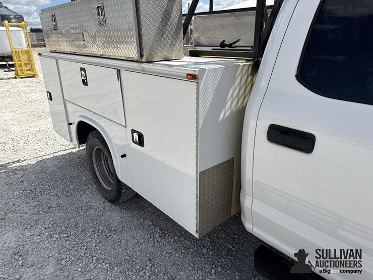 2018-ford-f350-image-16