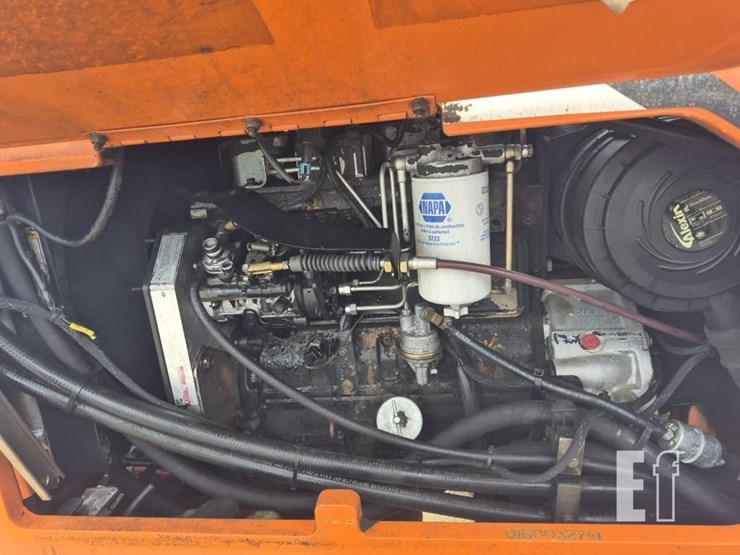 2008-jlg-6042-image-11