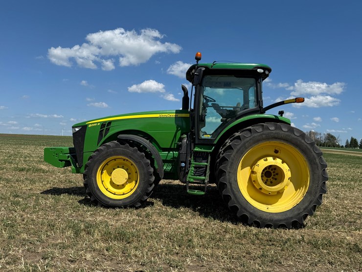 2019-john-deere-8295r-image-2