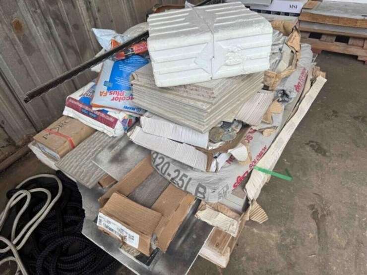 pallet-of-ceramic-tile,-12"x12",-2"x4"-image-4