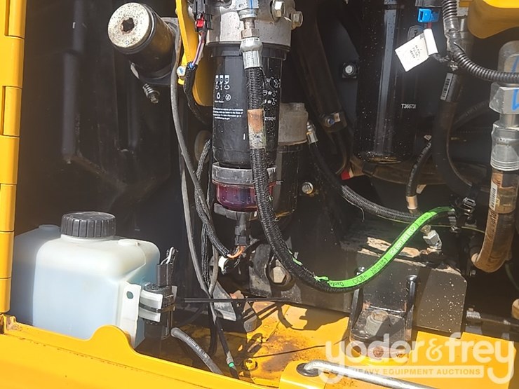 2023-deere-650k-lgp-image-35